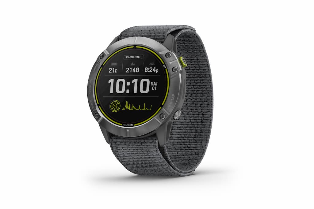 Спортивные часы Garmin Enduro 2 с нейлоновым ремешком для длительных тренировок и триатлона.