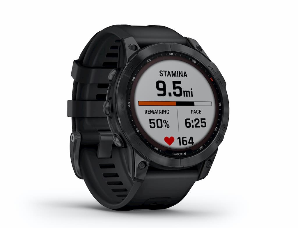 Спортивные часы Garmin Fenix 7 с показателями выносливости, темпа и пульса.