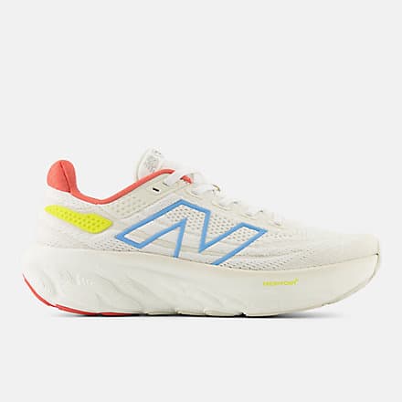 Белые беговые кроссовки New Balance Fresh Foam X 1080 v14 с мягкой амортизацией.